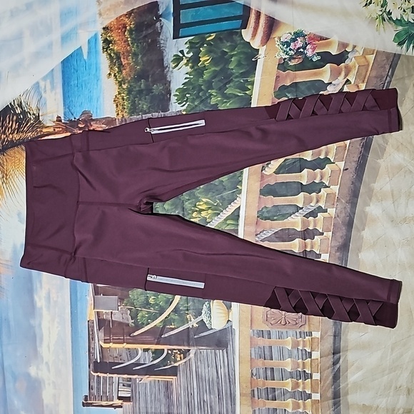 Kay Unger Purple Capri Leggings Size Small - Picture 2 of 6